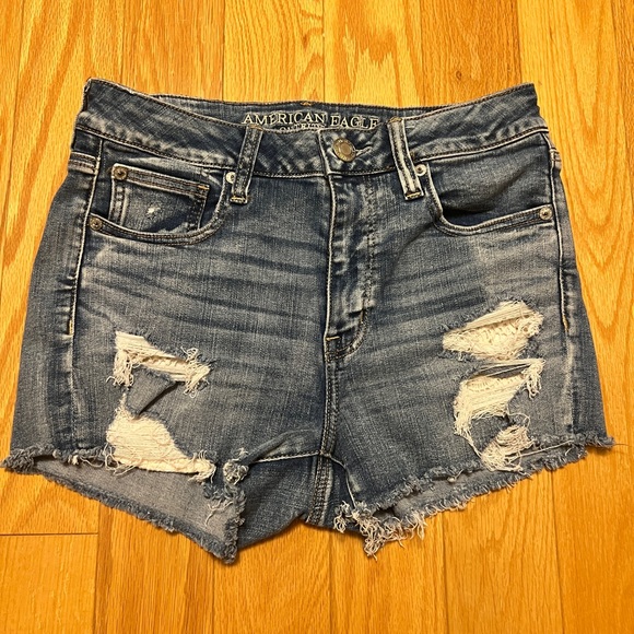 Crochet Medium Destroy Wash Denim American Eagle Shorts - Picture 1 of 8